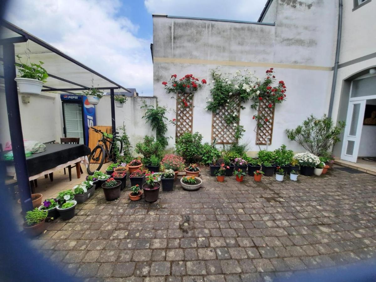 Appartement Wohnen Beim Uswatta Liyanage à Troisdorf Extérieur photo